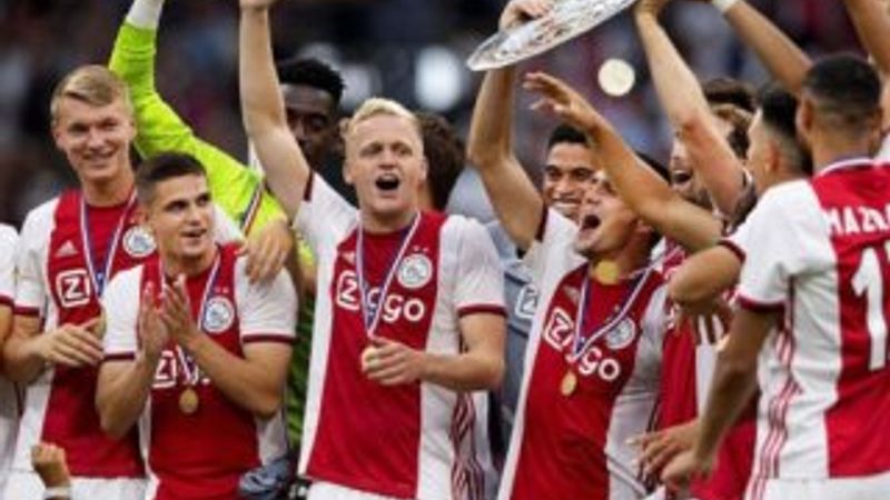 Ajax Hollanda Süper Kupası'nı kazandı