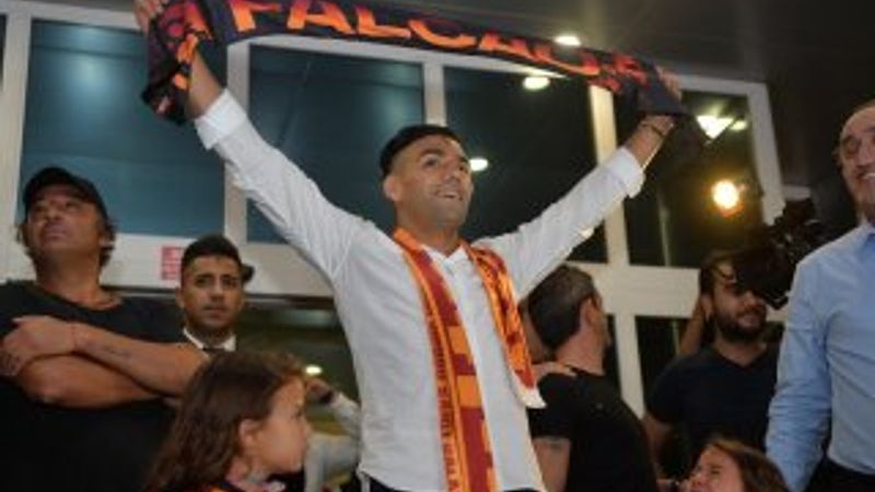 Galatasaray'dan toplu imza töreni