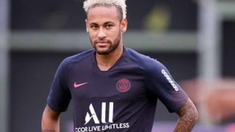 PSG'de kalan Neymar mutsuz