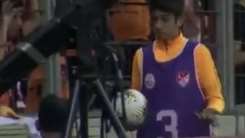 Hakemden top toplayıcı çocuğa ceza