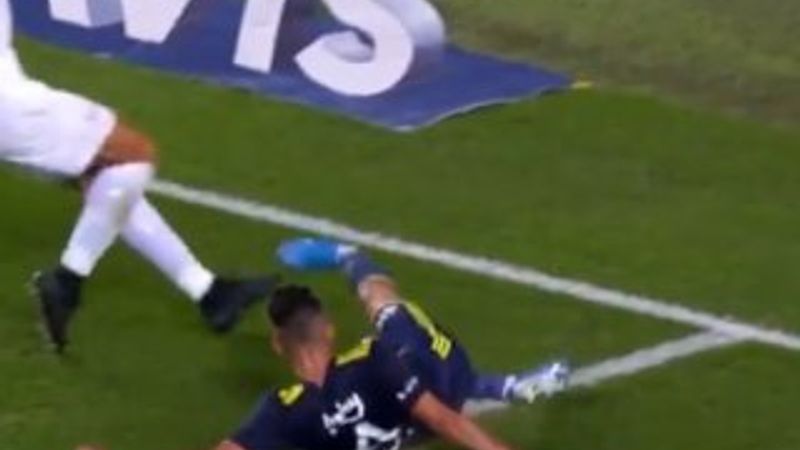 Fenerbahçelilerin penaltı beklediği pozisyon