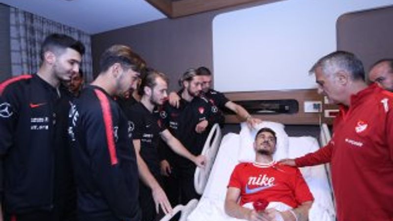 A Milli Takım'dan Dorukhan'ı ağlatan ziyaret