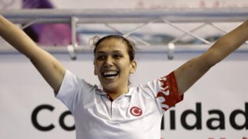 Elif Güneri, dünya boks şampiyonasında finale yükseldi