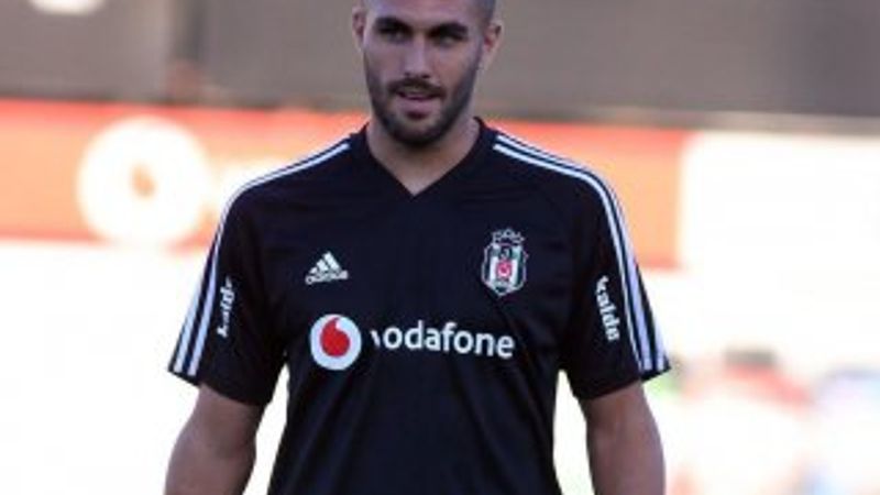 Beşiktaş'ta Victor Ruiz sakatlandı