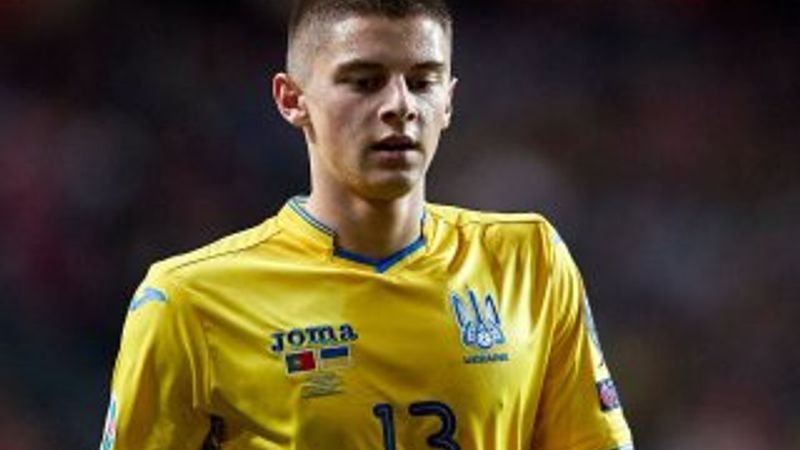 Ukraynalı sol bek Mykolenko Fenerbahçe'nin takibinde