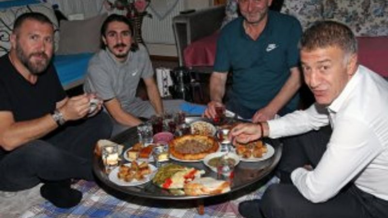 Ahmet Ağaoğlu, Abdülkadir'i evinde ziyaret etti