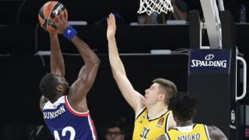 Anadolu Efes Avrupa Ligi'nde Valencia'yı yendi