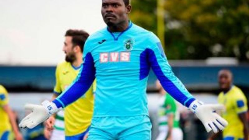 İngiltere'de ırkçılık sebebiyle maç yarıda kaldı