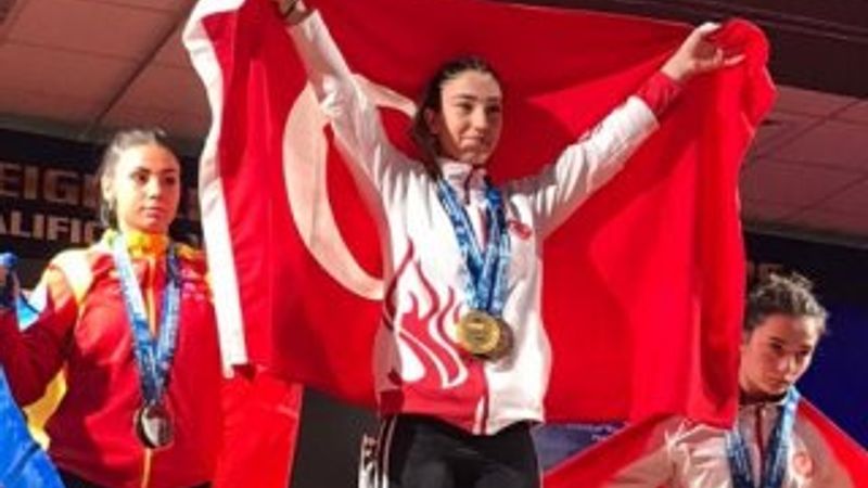 Genç halterci Berfin Altun Avrupa şampiyonu