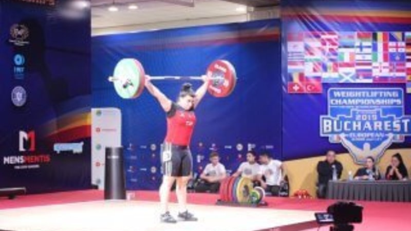 Genç halterci Dilara Narin Avrupa şampiyonu