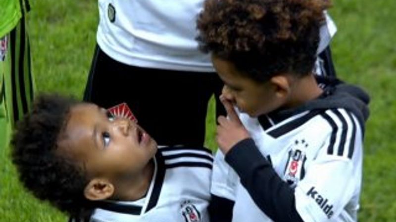 Atiba'nın oğlu Noah'tan İstiklal Marşı'na saygı