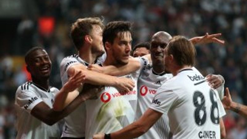 Burak Yılmaz'ın yokluğunda Umut sahneye çıktı