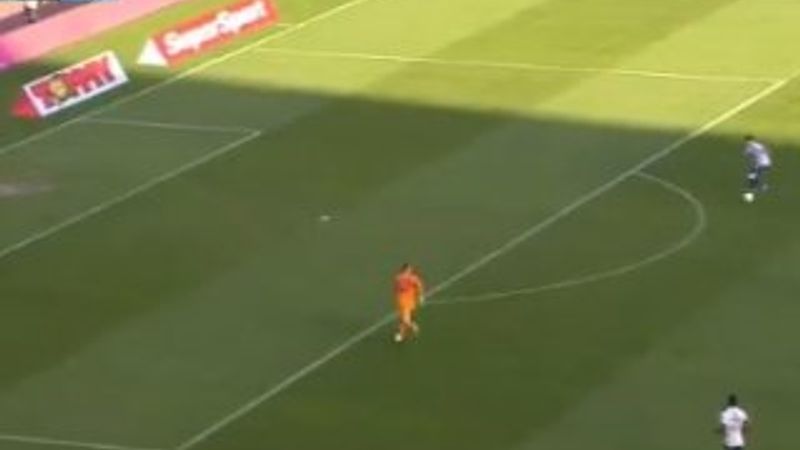 Gol attık diye sevinirken gol yiyen kaleci