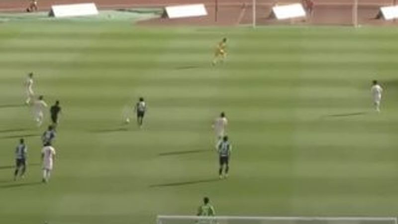 2 dakikada orta sahadan 2 gol yiyen kaleci