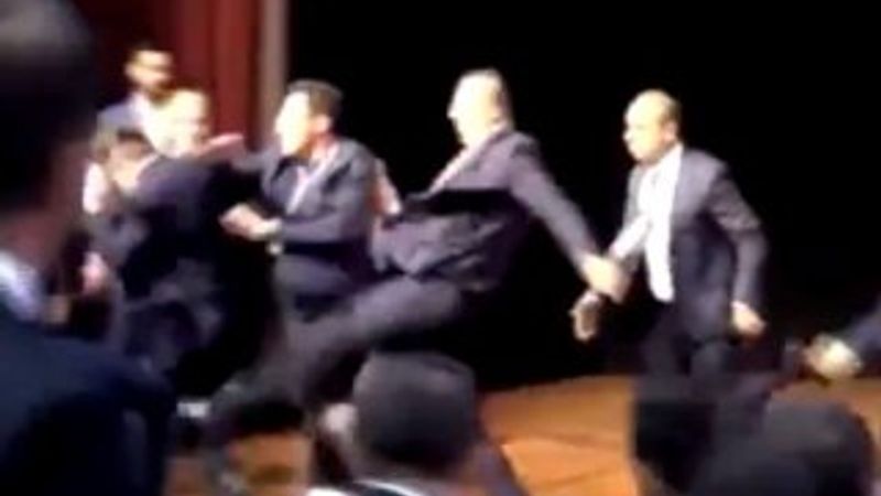 Ankaragücü kongresinde yumruklar havada uçuştu