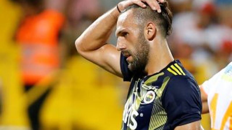 Vedat Muriç milli takımda sakatlandı