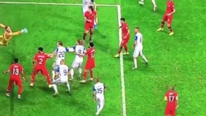 Merih Demiral'ın çizgiden çıkardığı top