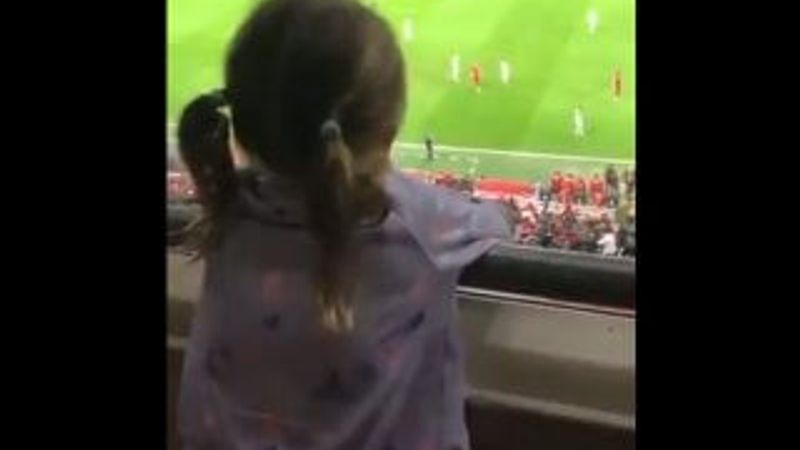 Burak Yılmaz'a kızından destek