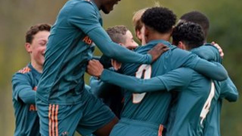 Ajax U15, Sparta'ya 6 attı