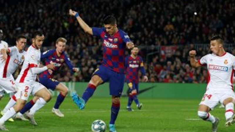 Suarez'den topukla aşırtma golü