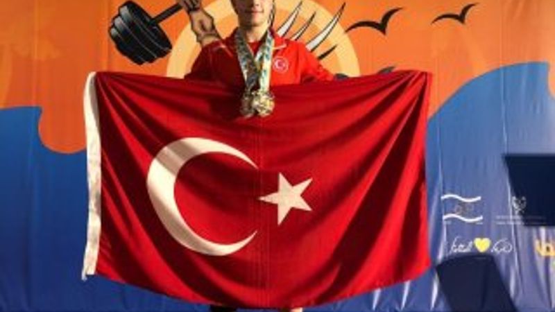 Genç halterci Hakan Şükrü Kurnaz Avrupa Şampiyonu