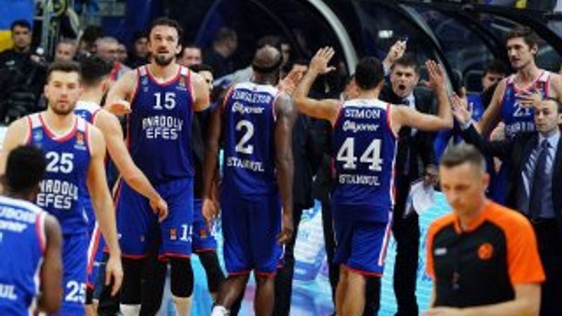 Anadolu Efes, Fenerbahçe'yi ligde de yendi