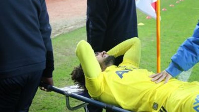 Sadık Çiftpınar'ın çapraz bağları koptu