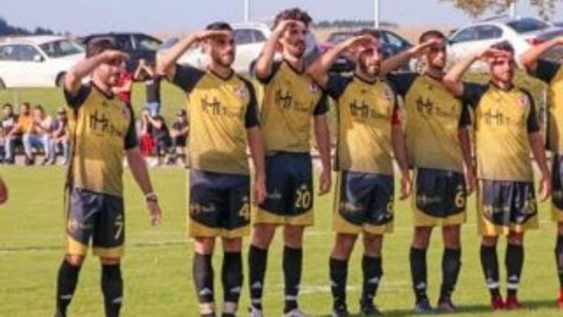 Alman mahkemesi: Asker selamı vermek yasak değil