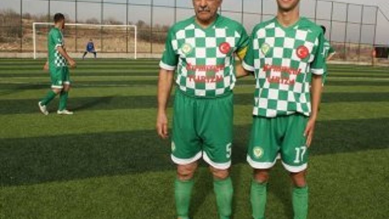 Şükrü Yiğiter, torunuyla aynı takımda forma giyiyor