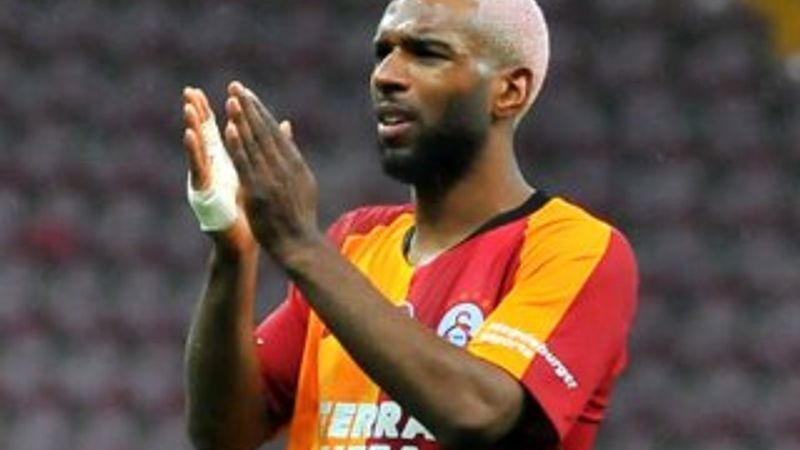 Ryan Babel resmen Ajax'ta