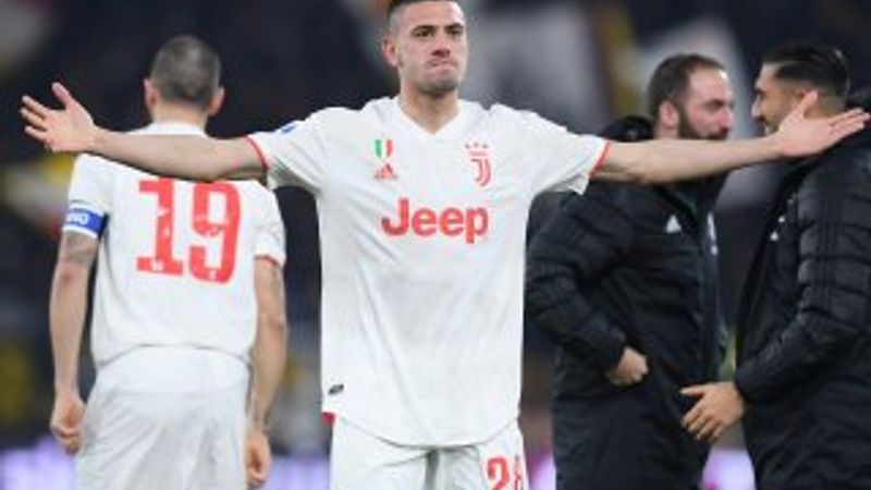Juventus Roma'yı yenerek liderlik koltuğuna oturdu