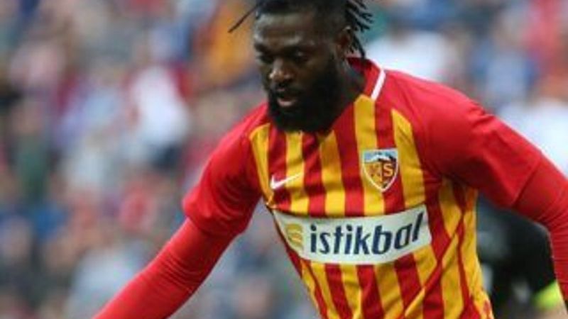 Adebayor Beşiktaş'ta oynamak istiyor