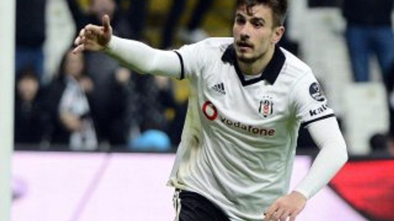 Beşiktaş, Dorukhan'la uzatıyor