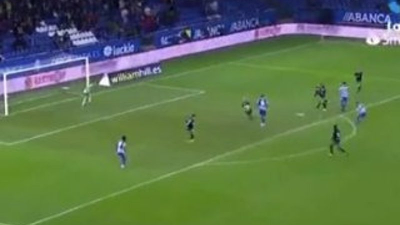 Emre Çolak önce gol attı sonra kırmızı kart gördü