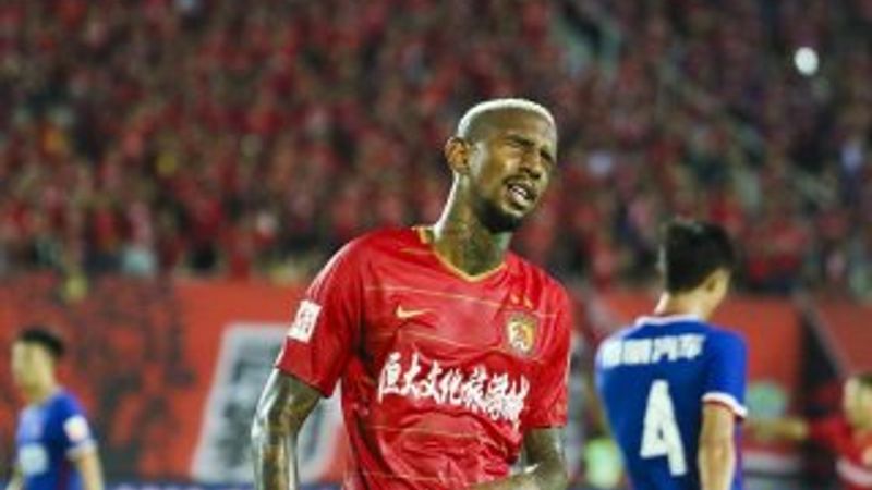 Çin'de ligler ertelendi