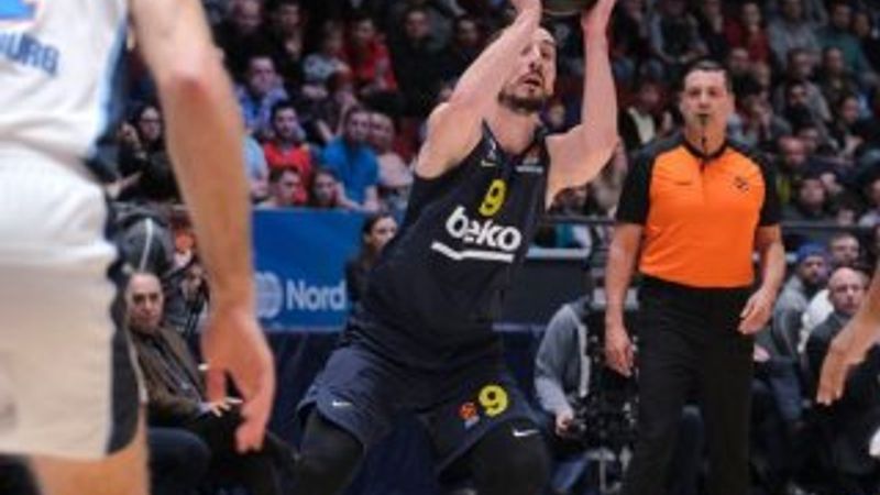 Basketbolda Fenerbahçe Zenit'i de devirdi