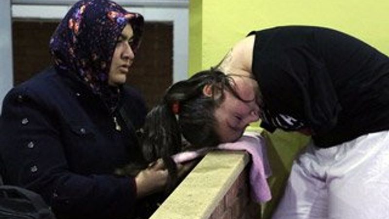 Doğuştan kolları olmayan kızını sporla hayata bağladı