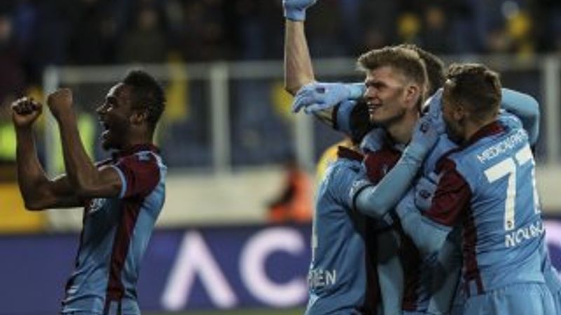 Gençlerbirliği'ni yenen Trabzonspor, maç eksiğiyle lider