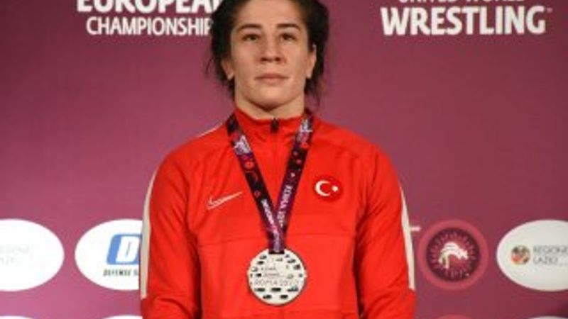 Yasemin Adar, Avrupa Güreş Şampiyonası'nda ikinci oldu