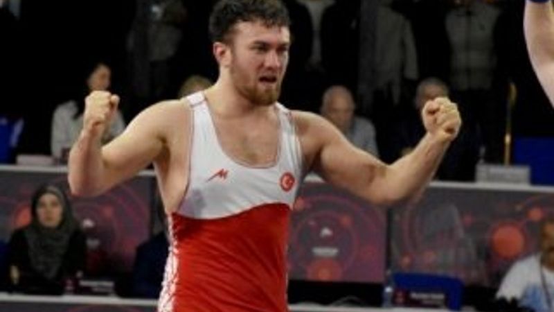 Milli güreşçi Süleyman Karadeniz Avrupa Şampiyonu