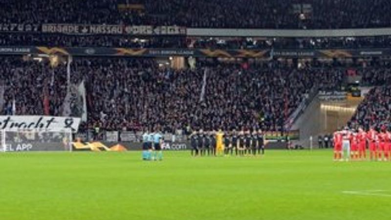 Frankfurt taraftarı: Naziler dışarı