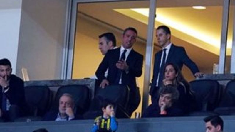 Fenerbahçeli taraftarlar Ali Koç'a tepki gösterdi
