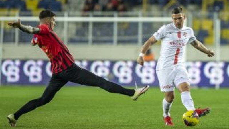 Podolski'nin golü, Antalyaspor'a 1 puan kazandırdı