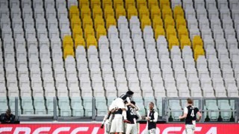 Juventus, sahasında Inter'i yenerek yeniden zirveye çıktı