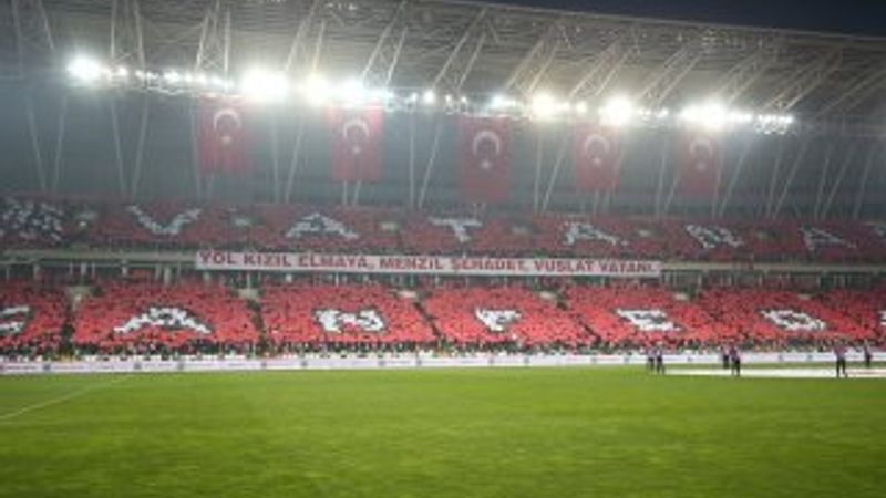 Sivasspor taraftarlarından Mehmetçik için koreografi