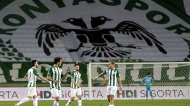 Konyaspor, 9 kişi kaldığı maçta Fenerbahçe'yi yendi