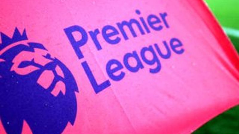 İngiltere Premier Lig ertelendi