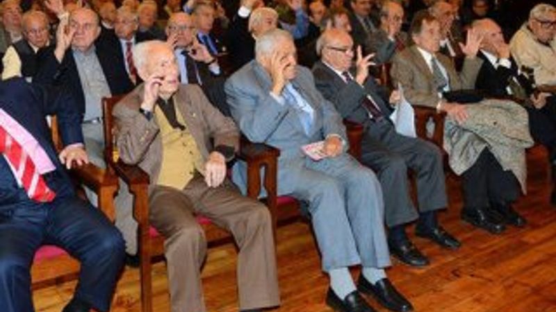 Galatasaray kongreyi erteledi