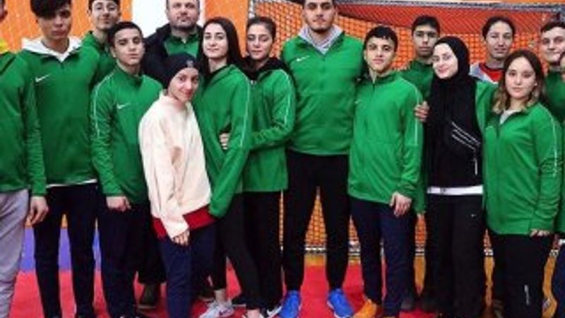 Milli karateci öğretmen, milli takıma sporcu yetiştiriyor