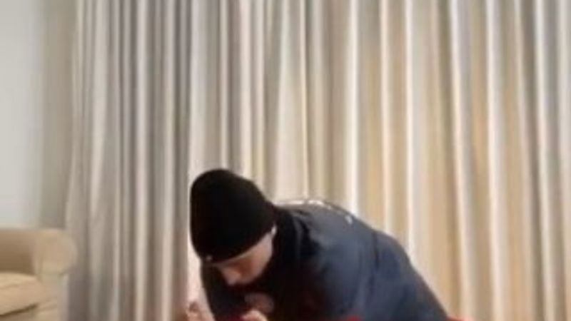 Emre Mor Yunanistan'daki evinde idman yapıyor